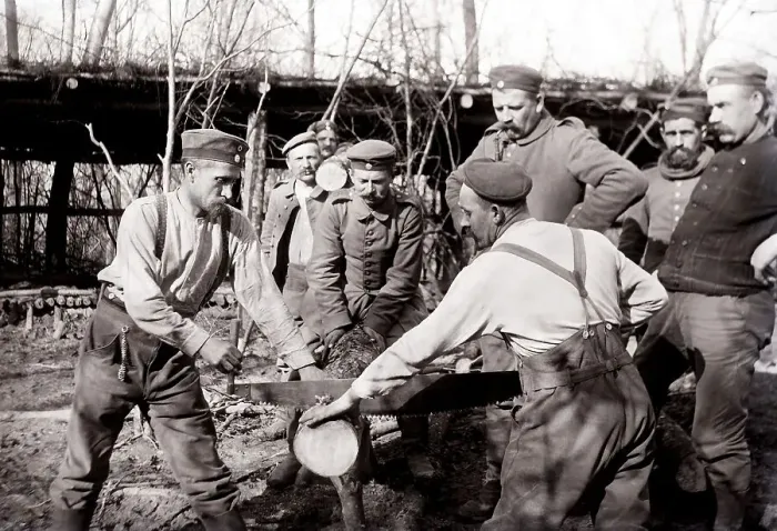 Framed Print : German soldiers building the shelter Framed Print : German soldiers building the shelter