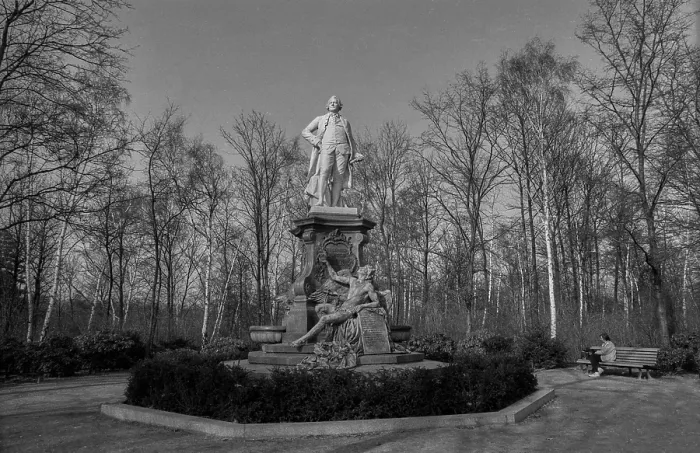 Framed Print : Germany, Berlin, 01.03.1992, Lessing - Monument, in the Tiergarten, Europe Framed Print : Germany, Berlin, 01.03.1992, Lessing - Monument, in the Tiergarten, Europe