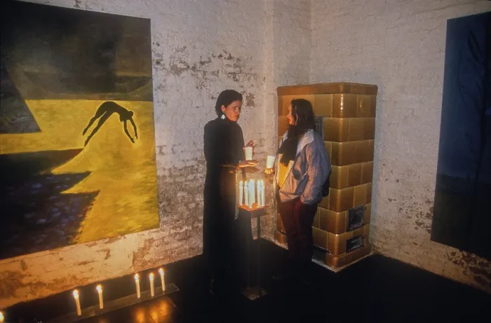 Framed Print : Germany, Berlin, 03.11.1991, Vernissage in the gallery Knaack 90