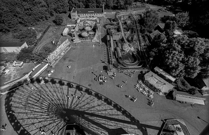 Framed Print : Germany, Berlin, 07.07.1991, Ferris wheel in the Kulturpark Plaenterwald Framed Print : Germany, Berlin, 07.07.1991, Ferris wheel in the Kulturpark Plaenterwald