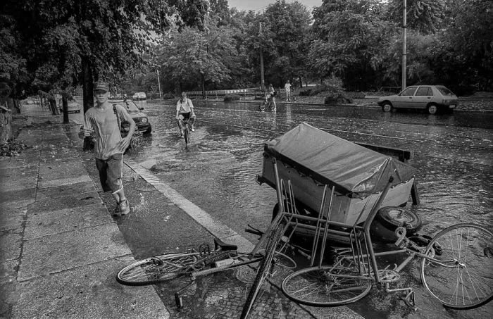 Framed Print : Germany, Berlin, 08.07.1991, thunderstorm in Oranienburger Strasse Framed Print : Germany, Berlin, 08.07.1991, thunderstorm in Oranienburger Strasse