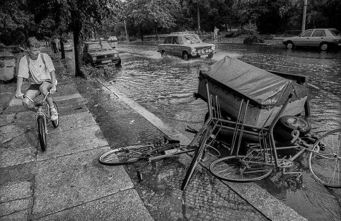 Framed Print : Germany, Berlin, 08.07.1991, thunderstorm in Oranienburger Strasse Framed Print : Germany, Berlin, 08.07.1991, thunderstorm in Oranienburger Strasse