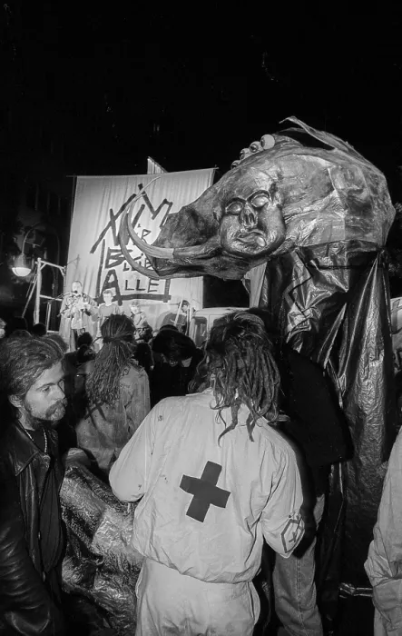 Framed Print : Germany, Berlin, 10.9.1992, tenant demo (from Red Town Hall) on Tauentzien