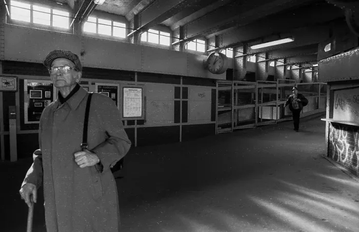 Framed Print : Germany, Berlin, 13 March 1992, Friedrichstrasse station, crossing over the Spree to the station, Europe Framed Print : Germany, Berlin, 13 March 1992, Friedrichstrasse station, crossing over the Spree to the station, Europe