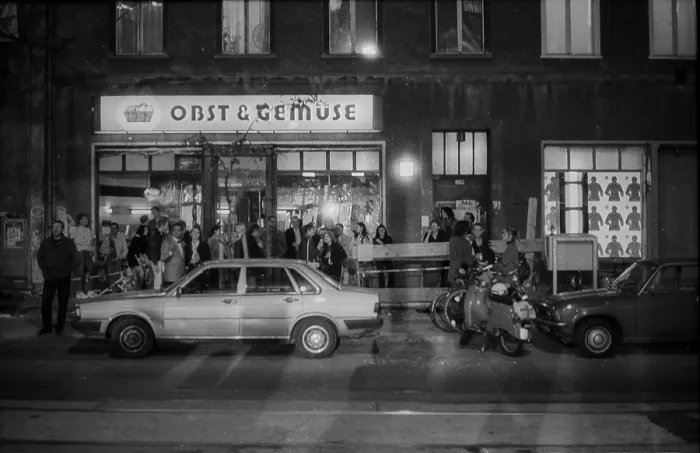 Framed Print : Germany, Berlin, 13.9.1992, Cafe Obst und Gemuse on Oranienburger StraBe