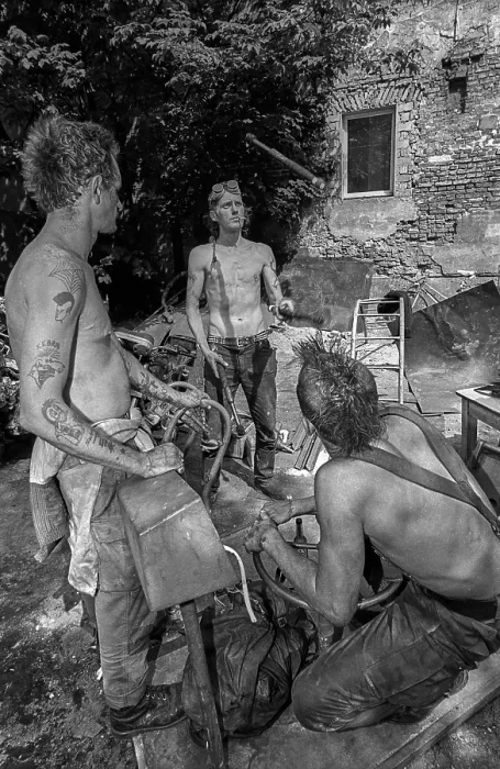 Framed Print : Germany, Berlin, 14 June 1992, British scrap metal artists