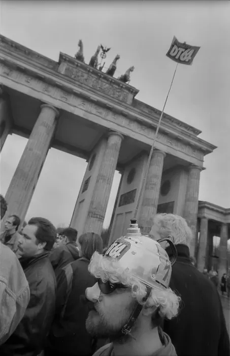 Framed Print : Germany, Berlin, 16 February 1992, DT64 demonstration (against the closure of the station), at the Brandenburg Tor, Europe