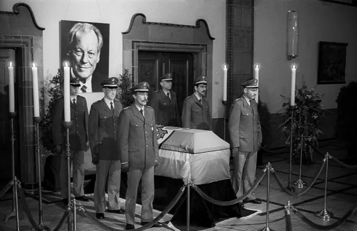 Framed Print : Germany, Berlin, 16.10.1992, laying out - Willy Brandt
