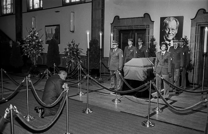 Framed Print : Germany, Berlin, 16.10.1992, laying out - Willy Brandt