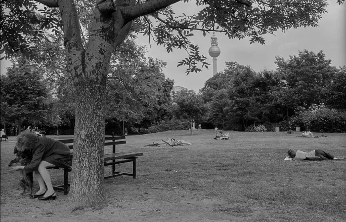 Framed Print : Germany, Berlin, 18.06.1991, Monbijou Park