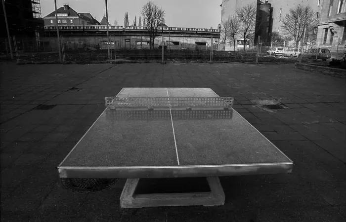 Framed Print : Germany, Berlin, 19 / 02 / 1992, Hegelplatz, table tennis table, S-Bahn line, Europe