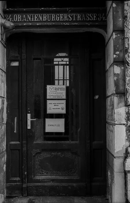 Framed Print : Germany, Berlin, 19 February 1992, front door Oranienburger Strasse 34 in Tucholskystrasse, Synagogue Building Directorate, Europe