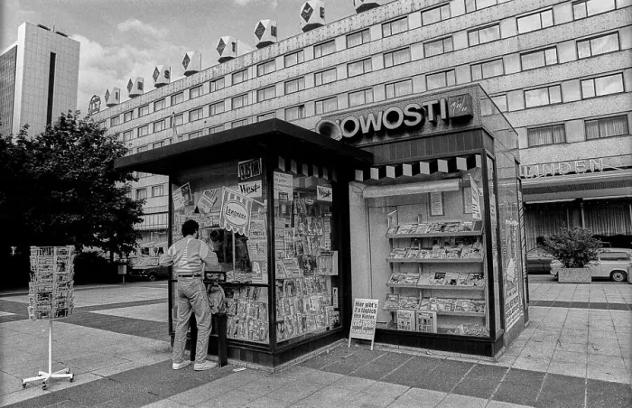 Framed Print : Germany, Berlin, 19 May 1991, Novosti newspaper kiosk in front of the Hotel unter den Linden