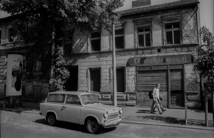 Framed Print : Germany, Berlin, 19.05.1992, Street scene