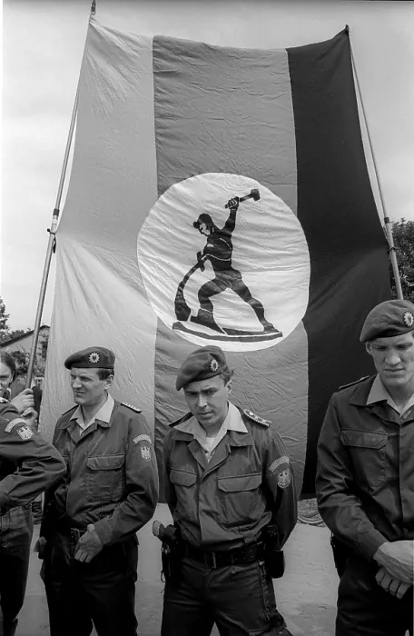 Framed Print : Germany, Berlin, 20.6.1992, protest against International Air and Space Exhibition in Schonefeld