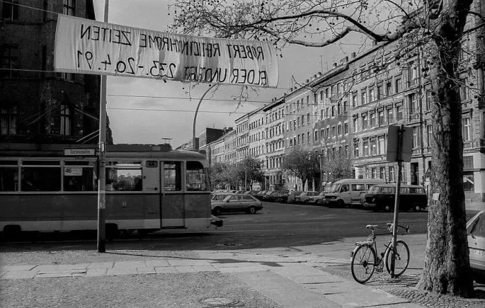 Framed Print : Germany, Berlin, 21.04.1991, Oderberger Strasse  /  Kastanienallee