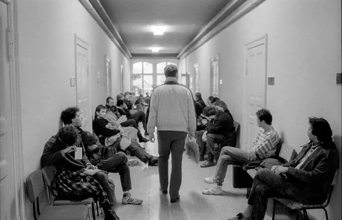 Framed Print : Germany, Berlin, 21.12.1990, Prenzlauer Berg job centre