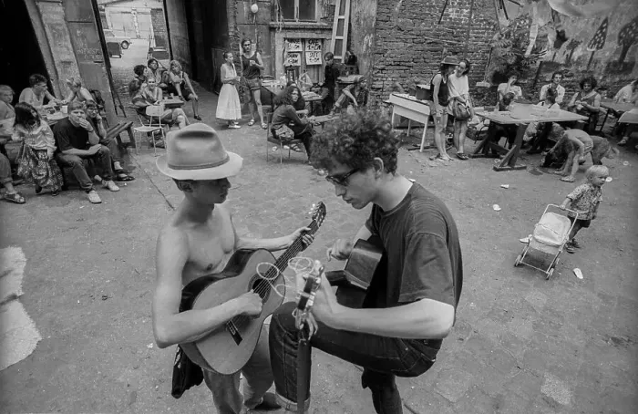 Framed Print : Germany, Berlin, 22 June 1991, courtyard party at the squat at Auguststrasse 10 Framed Print : Germany, Berlin, 22 June 1991, courtyard party at the squat at Auguststrasse 10