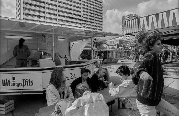 Framed Print : Germany, Berlin, 22 May 1991, snack bar in Marzahn