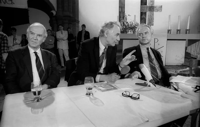 Framed Print : Germany, Berlin, 24.04.1992, Stasi involvement discussion Framed Print : Germany, Berlin, 24.04.1992, Stasi involvement discussion