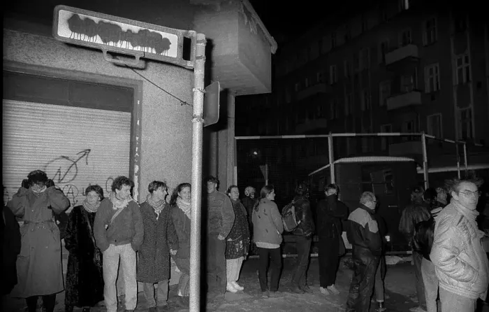 Framed Print : Germany, Berlin, 25 November 1990