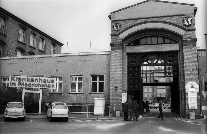Framed Print : Germany, Berlin, 25.04.1992, Entrance Hospital in Friedrichshain