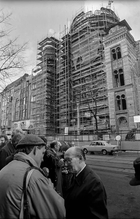 Framed Print : Germany, Berlin, 29 October 1990 Framed Print : Germany, Berlin, 29 October 1990