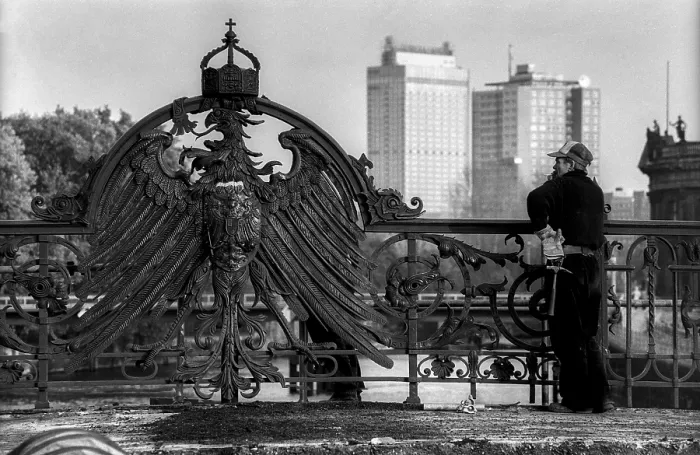 Framed Print : Germany, Berlin, 30.10.1992, Weidendammbrucke