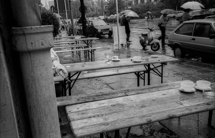 Framed Print : Germany, Berlin, 30.8.1992, in front of Cafe Silberstein when it rains