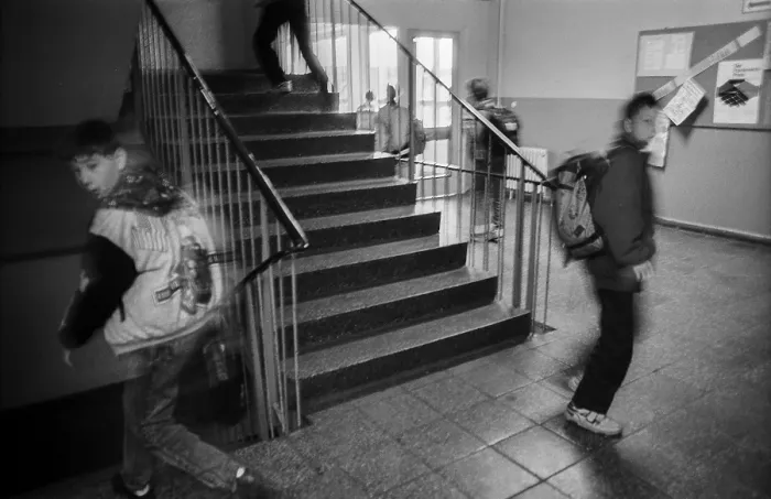 Framed Print : Germany, Cottbus, 23.10.1992, children in the stairwell