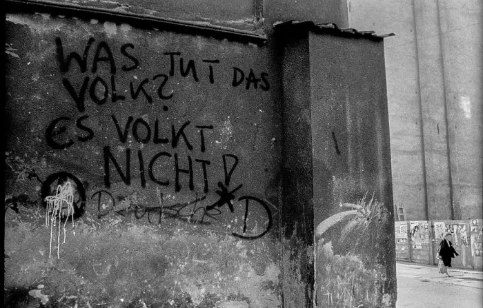 Framed Print : Germany, Dresden, 19 October 1990 Framed Print : Germany, Dresden, 19 October 1990