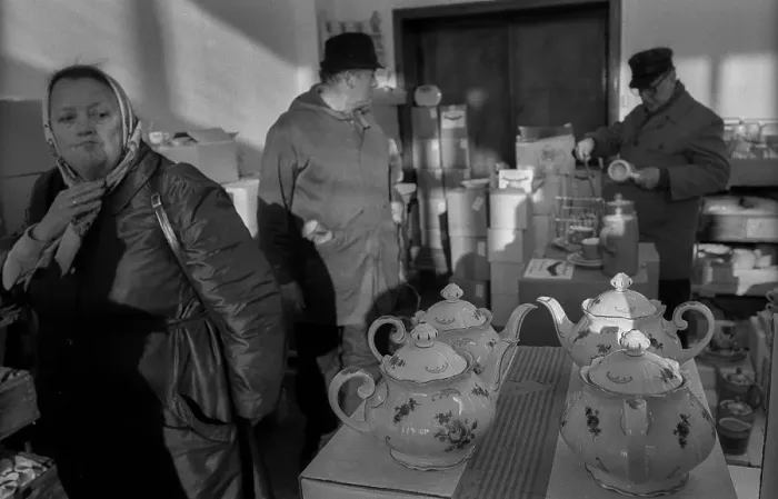 Framed Print : Germany, Kahla, 20.12.1991, Porzellanwerk Kahla, factory outlet, coffee pots, Europe
