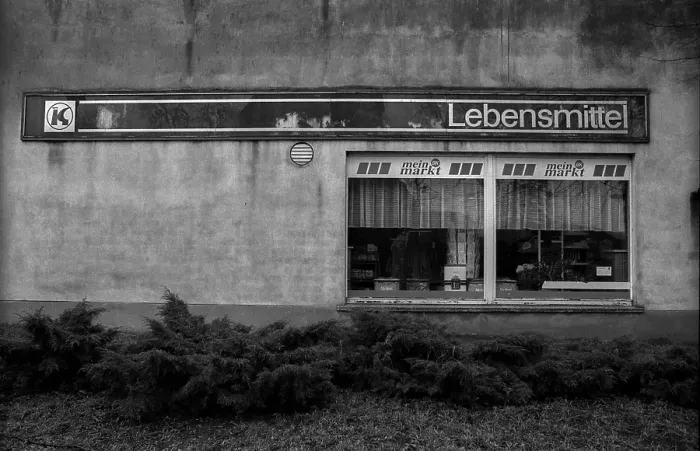 Framed Print : Germany, Kampehl, 01 / 02 / 1992, consumption, food, mein markt, in Kampehl, Europe