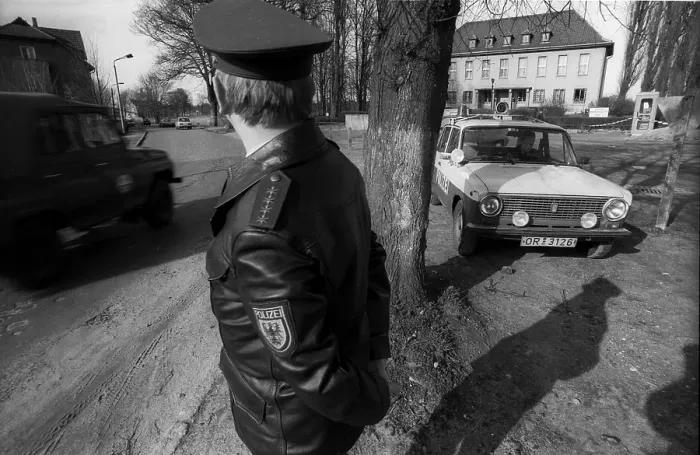 Framed Print : Germany, Muehlenbeck, 14 / 03 / 1992, police check (with Lada), Europe