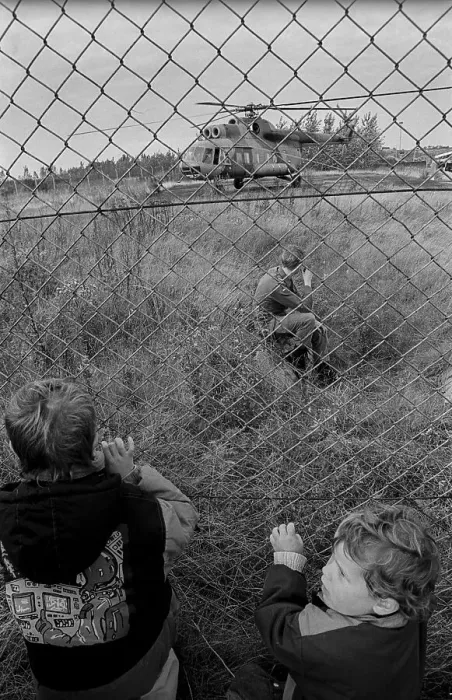 Framed Print : Germany, Osterne, 12.11.1991, open day in a former missile site of the NVA Framed Print : Germany, Osterne, 12.11.1991, open day in a former missile site of the NVA