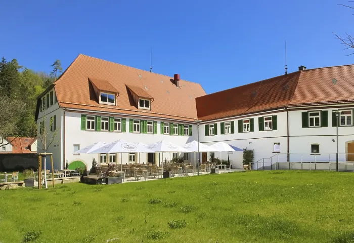 Framed Print : Gestutsgasthof near the stud farm and the Lauterquelle