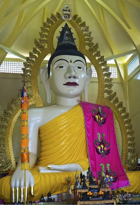 Framed Print : Giant Buddha statue in the Sakya Muni Buddha Gaya Temple Framed Print : Giant Buddha statue in the Sakya Muni Buddha Gaya Temple