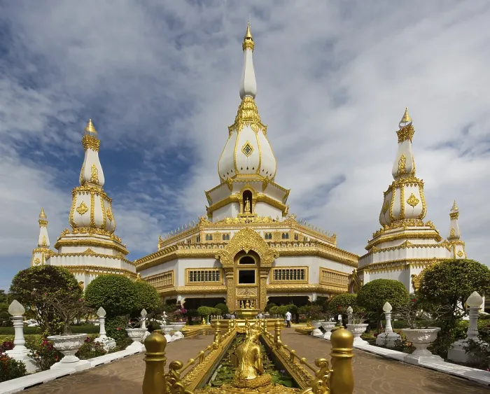 Framed Print : Gilded 101m high Phra Maha Chedi Chai Mongkhon Pagoda Framed Print : Gilded 101m high Phra Maha Chedi Chai Mongkhon Pagoda