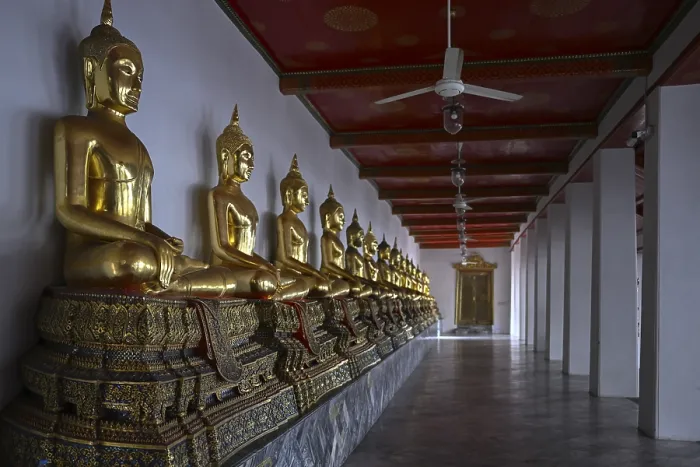 Framed Print : Gilded Buddha statues in Wat Pho Framed Print : Gilded Buddha statues in Wat Pho