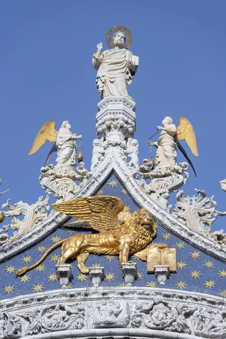 Framed Print : Gilded Lion, statue on the roof, St