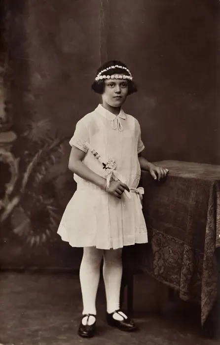 Framed Print : Girl at her First Communion, historical photo circa 1910
