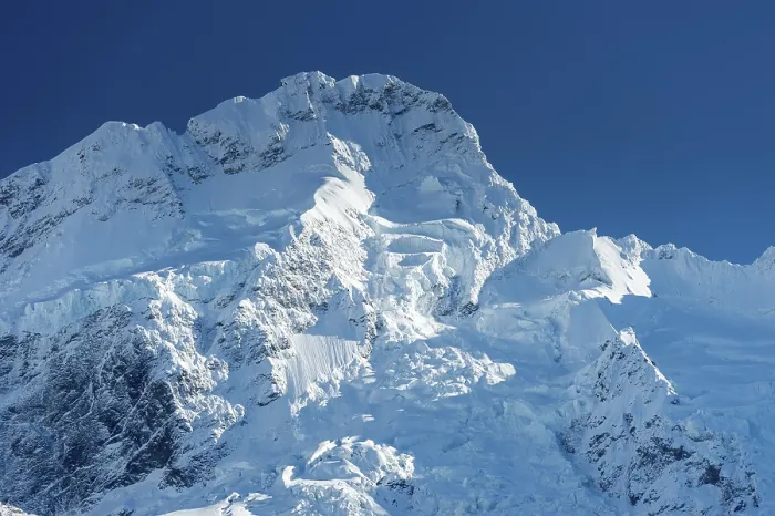 Framed Print : Glaciated mountain peaks, Aoraki