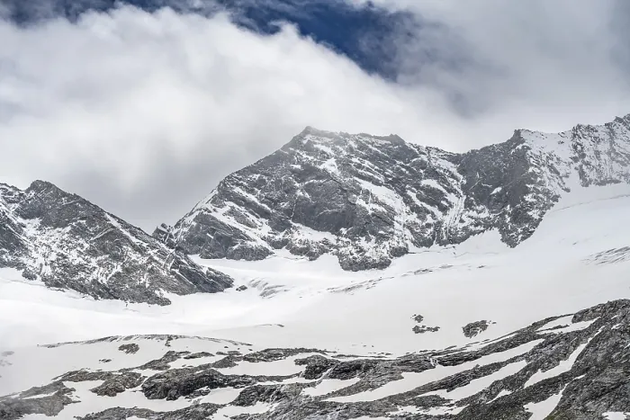 Framed Print : Glaciated mountain peaks, Hoher Weiszint with Schlegeiskees glacier