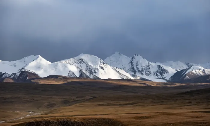 Framed Print : Glaciated and snow-capped mountains