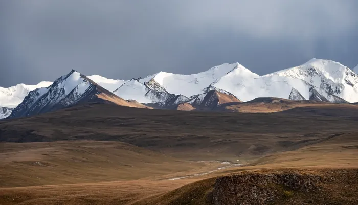 Framed Print : Glaciated and snow-capped mountains