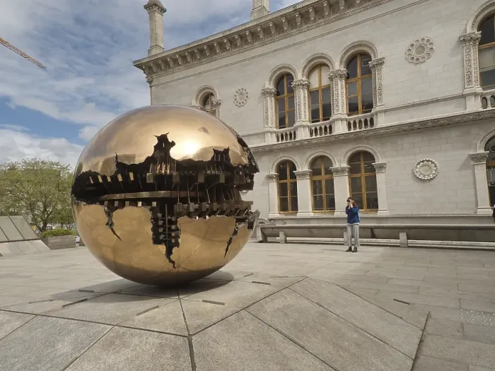Framed Print : Globe by the Italian sculptor Arnaldo Pomodoro in the exterior of Trinity College