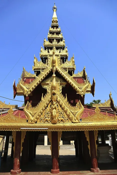 Framed Print : Golden architectural details of Shwezigon Pagoda