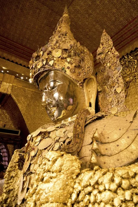 Framed Print : Golden Buddha in the Mahamuni Buddha Temple