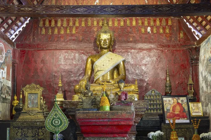 Framed Print : Golden Buddha statue, Bhumispara-mudra
