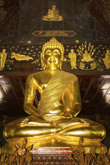 Framed Print : Golden Buddha statue in the Bot of Wat Phuttha Nimit Phra Saiyat